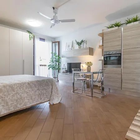 Airport-train Station Ac Free Parking Apartment