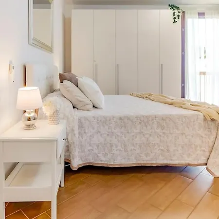 Airport-train Station Ac Free Parking Apartment